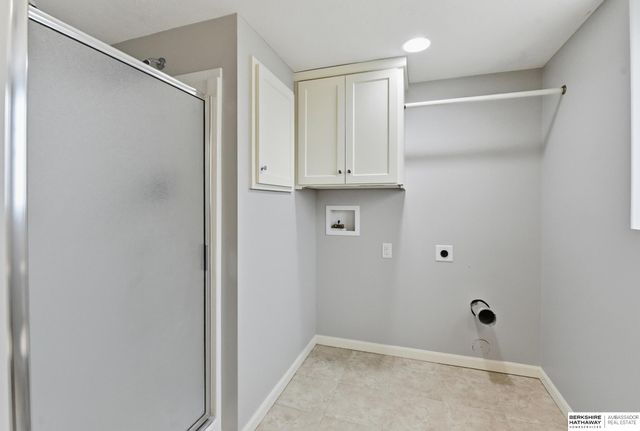 21708 Leavenworth Street, Omaha, NE 68022