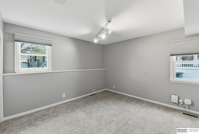 21708 Leavenworth Street, Omaha, NE 68022