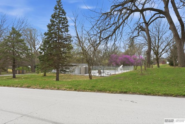 21708 Leavenworth Street, Omaha, NE 68022