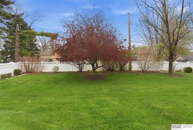 21708 Leavenworth Street, Omaha, NE 68022