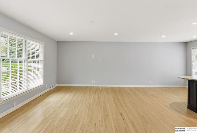 21708 Leavenworth Street, Omaha, NE 68022