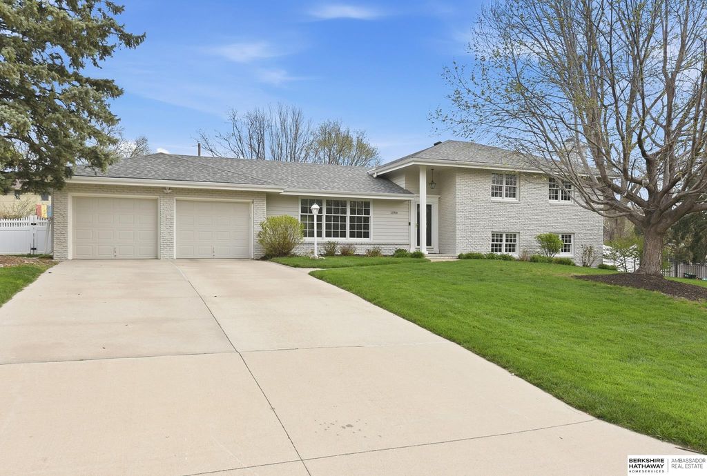 21708 Leavenworth Street, Omaha, NE 68022