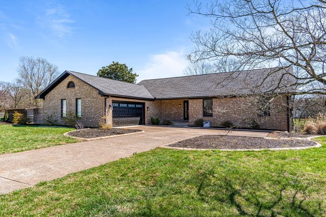 1106 Roseland Dr, Columbia, TN 38401