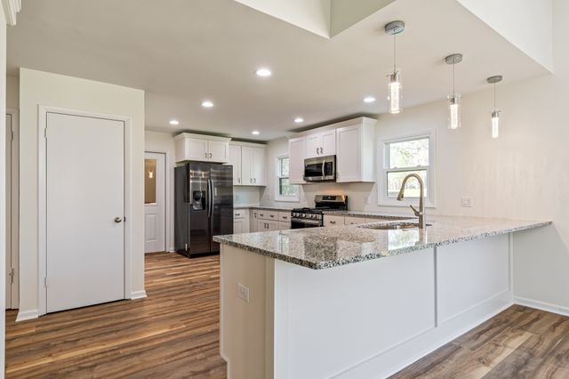 1106 Roseland Dr, Columbia, TN 38401