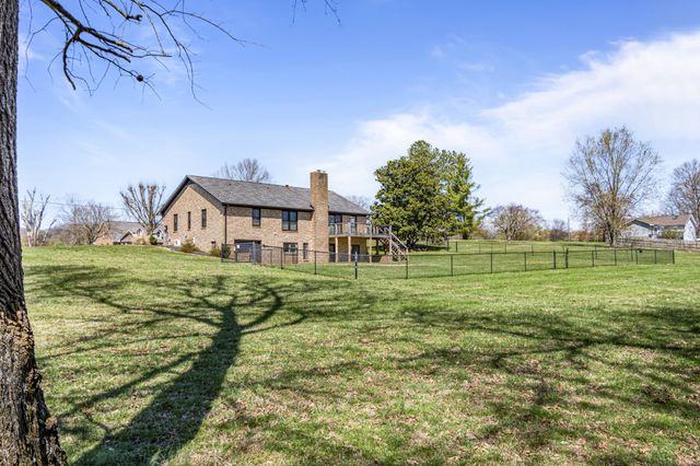 1106 Roseland Dr, Columbia, TN 38401