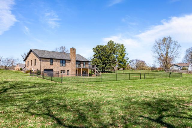 1106 Roseland Dr, Columbia, TN 38401