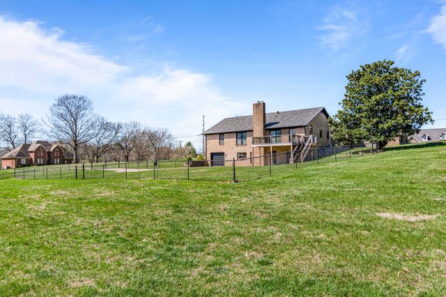 1106 Roseland Dr, Columbia, TN 38401