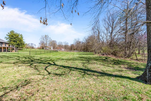 1106 Roseland Dr, Columbia, TN 38401