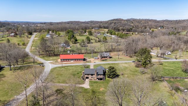 1106 Roseland Dr, Columbia, TN 38401