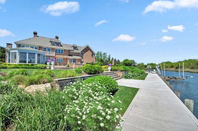 27 True Harbour Way, West Islip, NY 11795