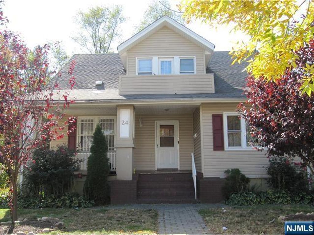 24 Washington Place 2, Teaneck, NJ 07666