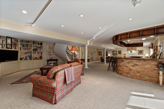 12313 HARBOUR CIR, Fort Washington, MD 20744
