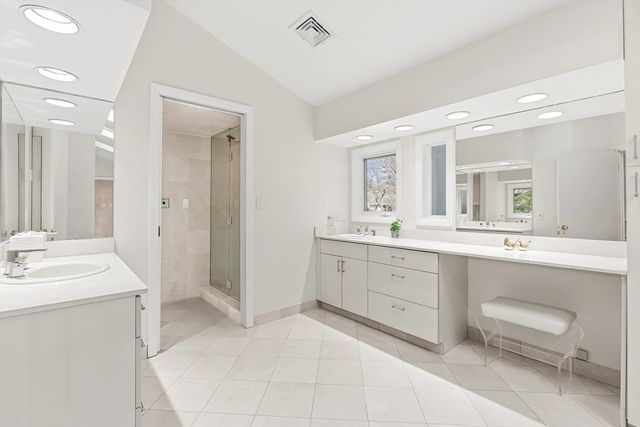 71 Farina Rd, Newton, MA 02459