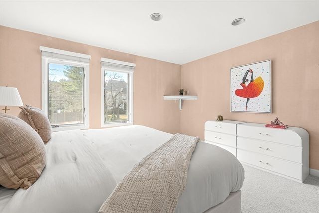 71 Farina Rd, Newton, MA 02459