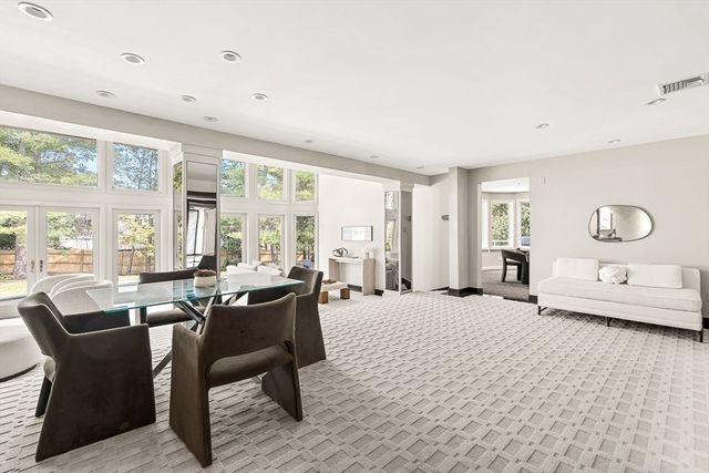 71 Farina Rd, Newton, MA 02459