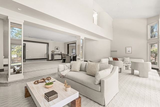 71 Farina Rd, Newton, MA 02459