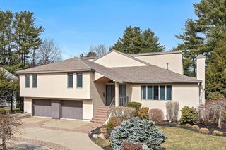 71 Farina Rd, Newton, MA 02459