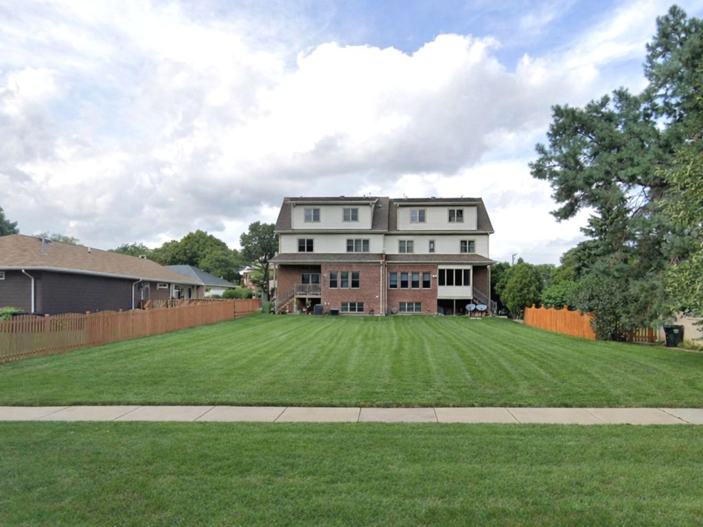 5526 MAIN Street, Morton Grove, IL 60053
