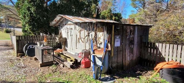 11 Cedar Hill Road, Grandview, TN 37337