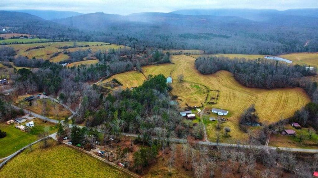 11 Cedar Hill Road, Grandview, TN 37337