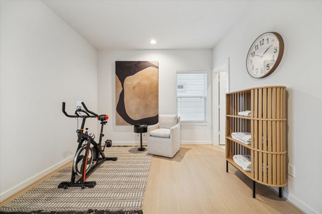 811 Thornton Road C, Houston, TX 77018