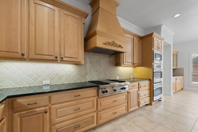 1216 Morgan Lefay Lane, Lewisville, TX 75056