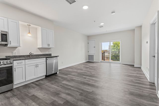 10 Franklin St 203, Revere, MA 02151