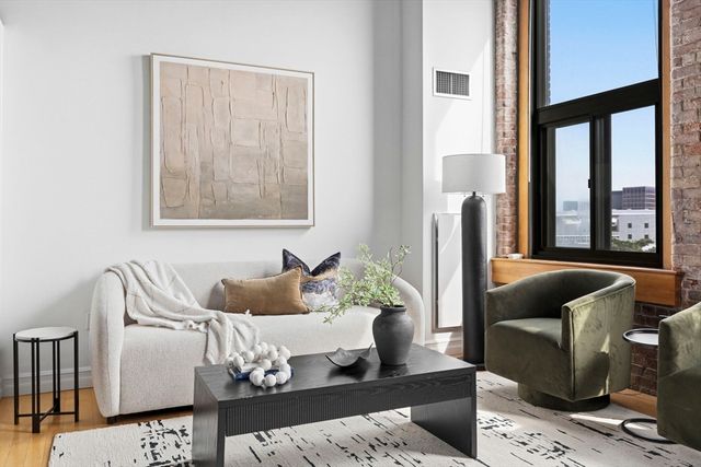 320 W. 2nd Street 412, Boston, MA 02127