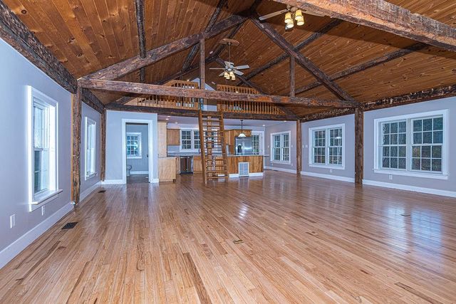 17 Waumbeck Road, Wolfeboro, NH 03894