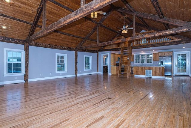 17 Waumbeck Road, Wolfeboro, NH 03894