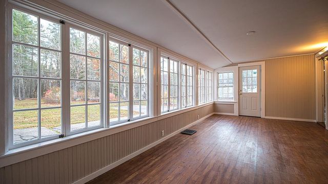 17 Waumbeck Road, Wolfeboro, NH 03894