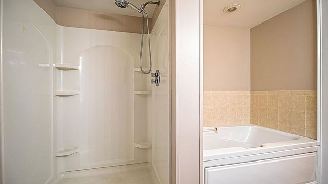 17 Waumbeck Road, Wolfeboro, NH 03894