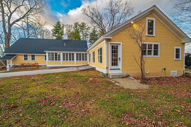 17 Waumbeck Road, Wolfeboro, NH 03894