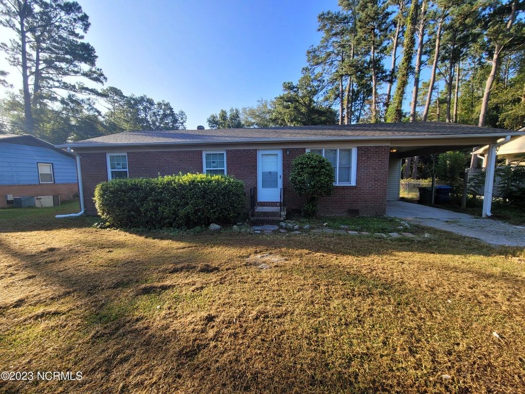 4810 Greenway Avenue, Wilmington, NC 28403