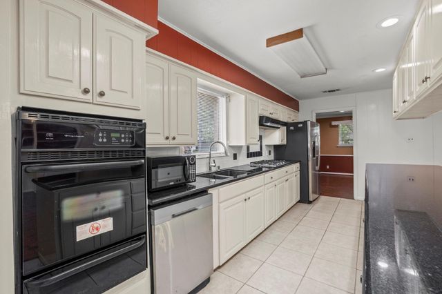 5447 Indigo Street, Houston, TX 77096