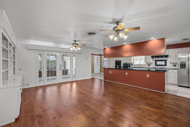 5447 Indigo Street, Houston, TX 77096