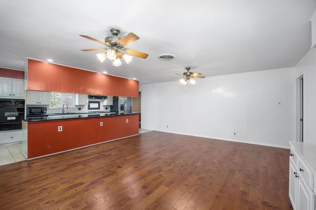 5447 Indigo Street, Houston, TX 77096