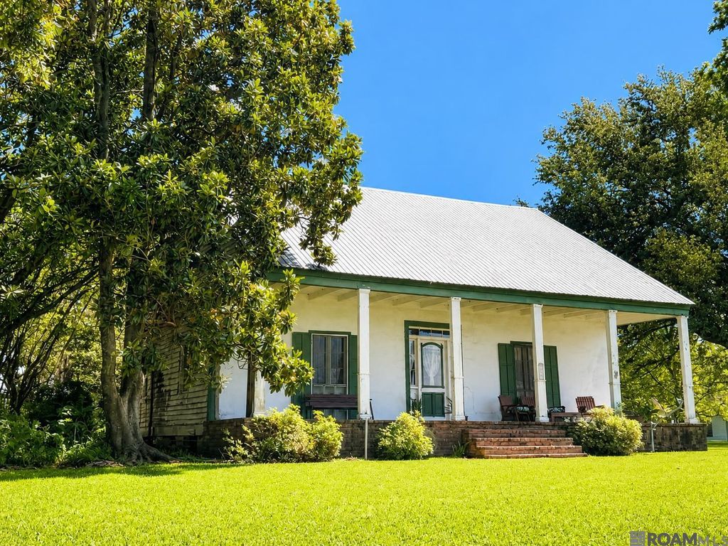 1015 Madison St, Donaldsonville, LA 70346
