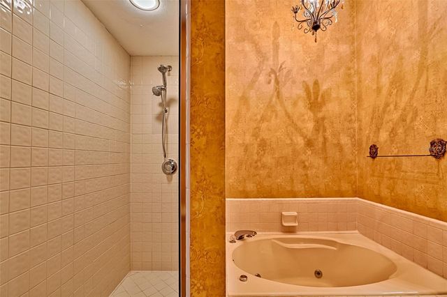 23 NW 48TH BOULEVARD K, Gainesville, FL 32607