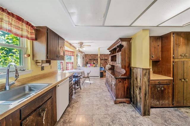 121 Kohr Road, Kings Park, NY 11754
