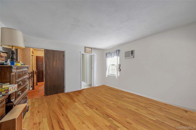 121 Kohr Road, Kings Park, NY 11754