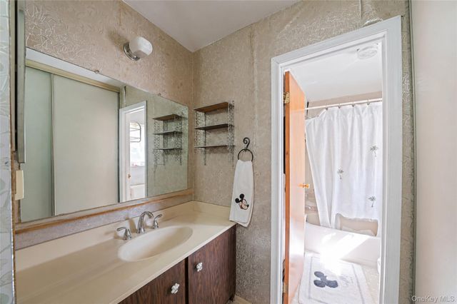 121 Kohr Road, Kings Park, NY 11754