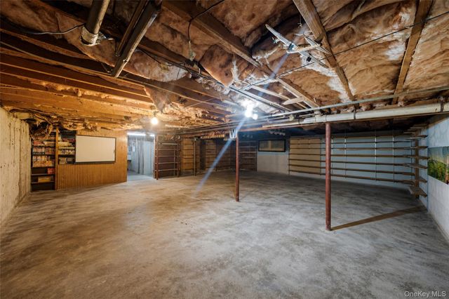 121 Kohr Road, Kings Park, NY 11754