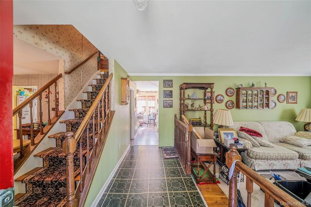 121 Kohr Road, Kings Park, NY 11754
