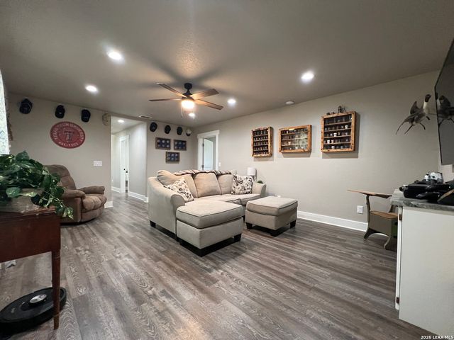 1797 W US Highway 90 East, Hondo, TX 78861