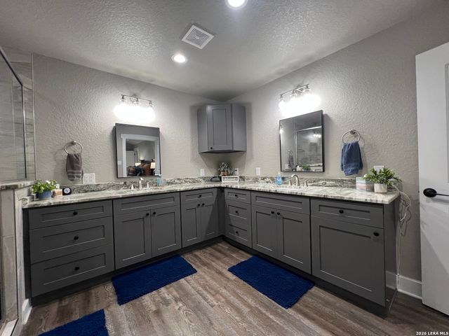 1797 W US Highway 90 East, Hondo, TX 78861