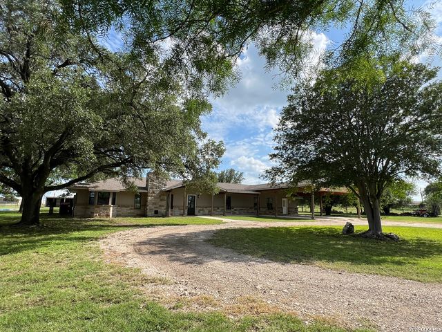 1797 W US Highway 90 East, Hondo, TX 78861