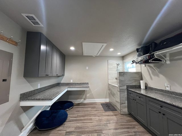 1797 W US Highway 90 East, Hondo, TX 78861