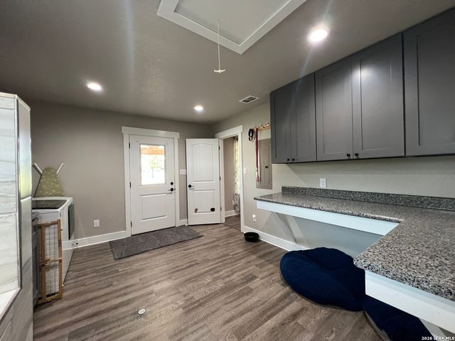 1797 W US Highway 90 East, Hondo, TX 78861