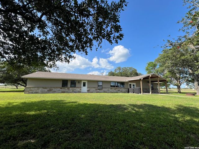 1797 W US Highway 90 East, Hondo, TX 78861